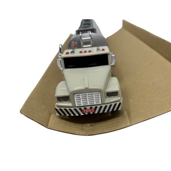 Vintage‎ Mobil Toy Tanker Truck - Limited Edition Collector Series - Picture 3 of 7